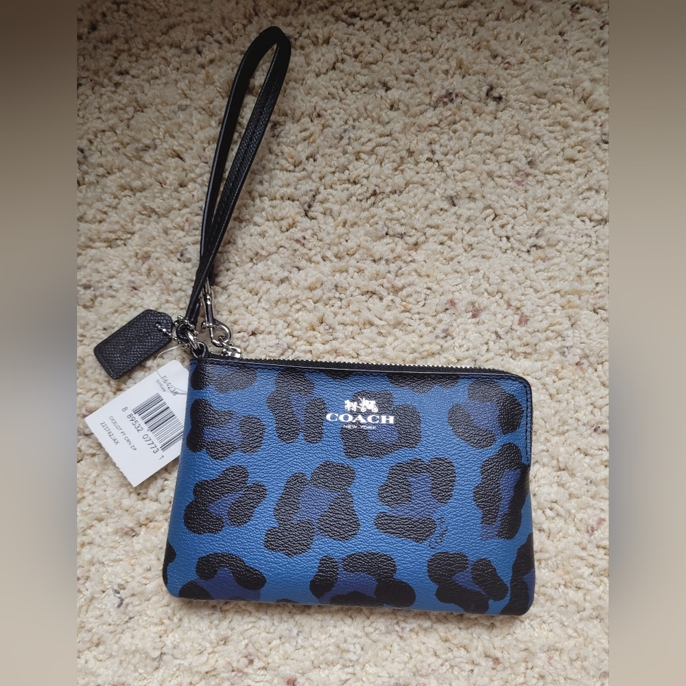Coach Wristlet - Blue Cheetah Print NWT - HOST PICK - Picture 5 of 6
